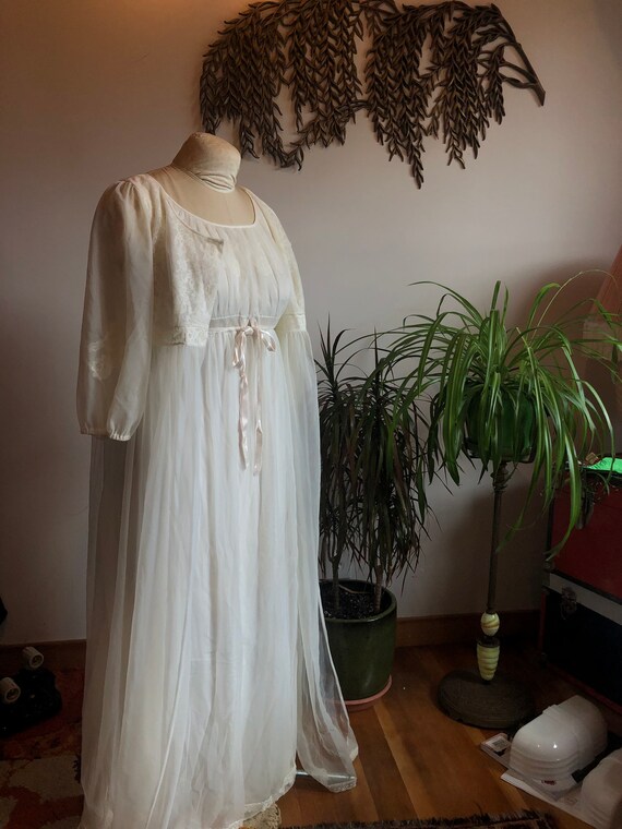 White Peignoir Set