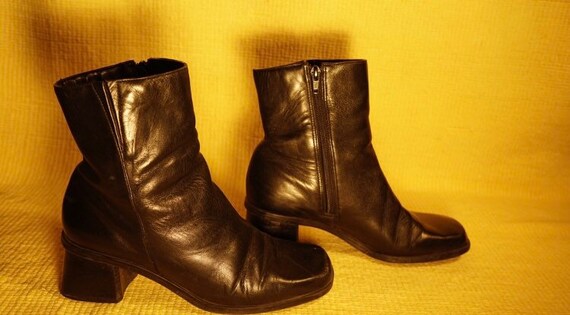 naturalizer black boots