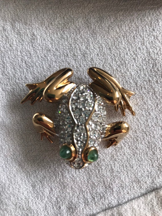 Vintage Frog Pin with Pendant Loop Enamel Looks like Unsigned Carolee Very Cute Necklace or Pin