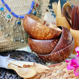 Wholsale Regular Coconut Shell  Rain forest 10pic - 30pic - 40pic -50 pic  %100 Natural - Eco frindly - Organic  Zero waste -
