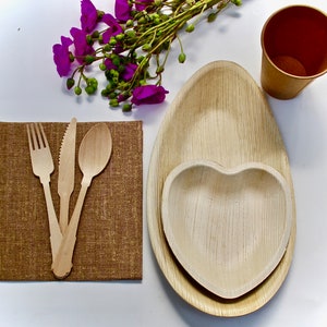 party pack palm leaf plates 10pices 10&quot; Ovle  plates - 10 pice 6&quot; Heart -10 pic Cup - 30 cutlery - 15 pic Napkin disposable