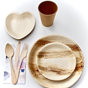 Bamboo type  palm leaf plate Natural Sustainable 25 pices 10&quot; round 25 pic 7&quot; Round   25 pic 6&quot; Heart  and 75 pic wooden cutlery 25 napkin