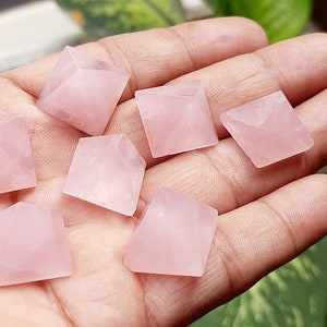 Pink Quartz Pyramid,Rose Quartz Pyramid,Love Pyramid,Valentines Pyramid,Vastu,Money,Health,Welth,Decor,Meditation,Crystal Point Pyramid