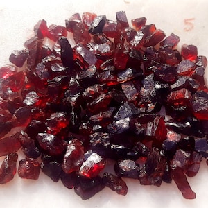 Natural Red Garnet Rough Gemstone,Garnet Specimens,AAA Quality Red Garnet Rock,Raw Garnet,Garnet Mix Lot Slice,Garnet Slab,Unpolished Garnet