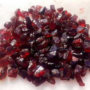 Natural Red Garnet Rough Gemstone,Red Garnet Specimens,AAA Quality Red Garnet Rough,Raw Garnet,Genuine Red Garnet Mix Lot Rough Gemstone.