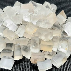 Natural Crystal Quartz Rough Gemstone,Unpolished Crystal Rock,Healing Crystal Raw,Mineral Crystal Slices,Crystal for Reiki,Jewelry,Balancing