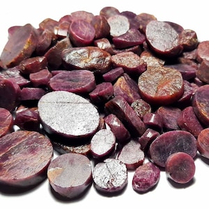 Natural Ruby Druzy Rough: ongepolijste robijnschijfjes, edelstenen