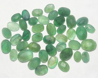 Pietra preziosa grezza di smeraldo naturale: pietra preziosa ovale, rotonda, a forma di pera non lucidata
