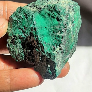 Malaquita natural de gran tamaño Piedra preciosa en bruto, rebanadas de malaquita, especímenes de malaquita, materia prima de malaquita, malaquita en bruto para la fabricación de joyas.