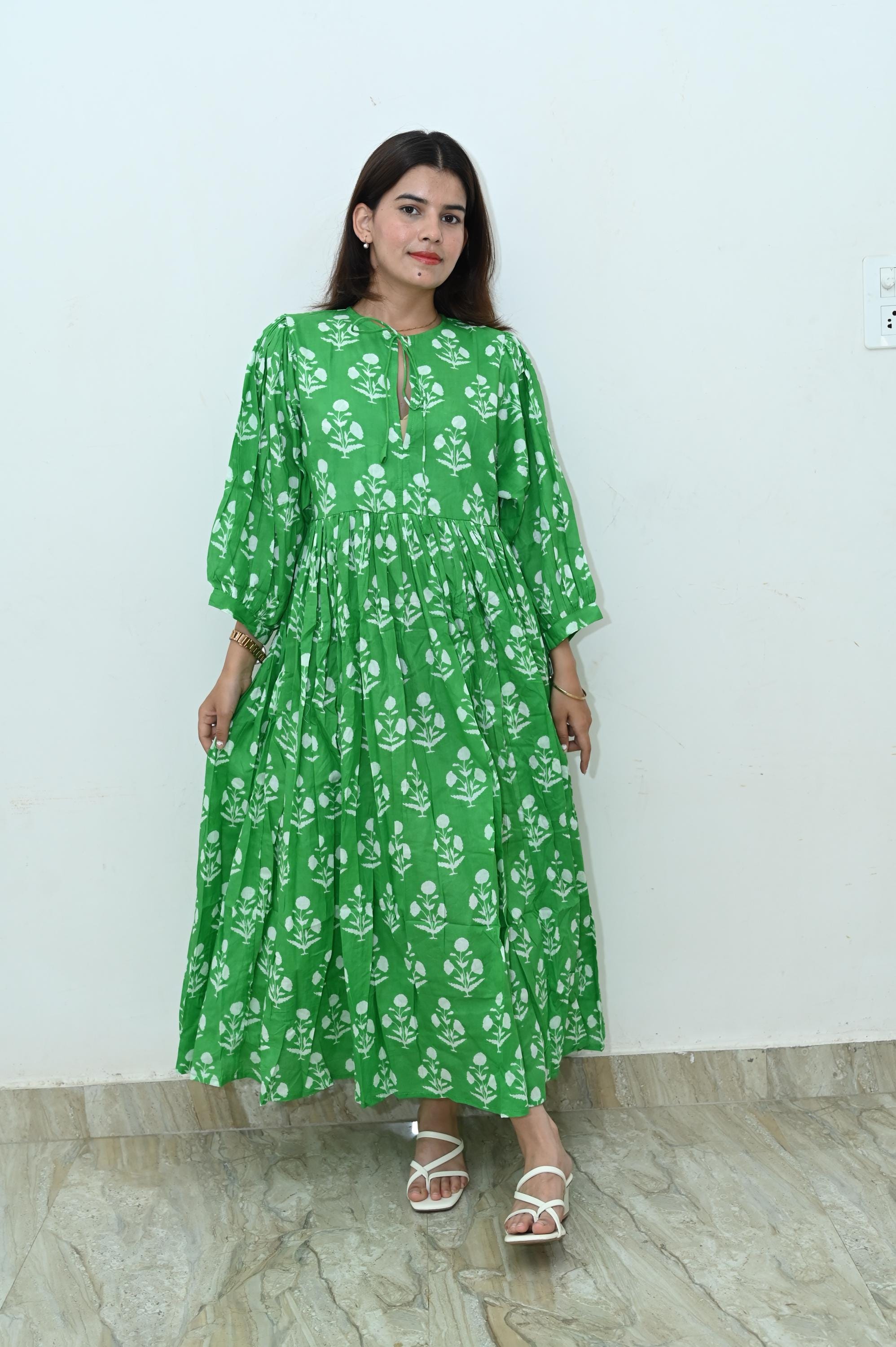 green salad with sour cream and onion dressing Printed Dress Green main image 0