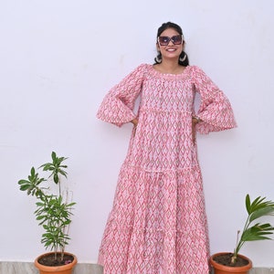 Hand Block Gedruckt Kleid Urlaub langes Kleid Baumwolle Floral Kleid Rosa Kleid Handmade in India TIER Kleid langes Kleid