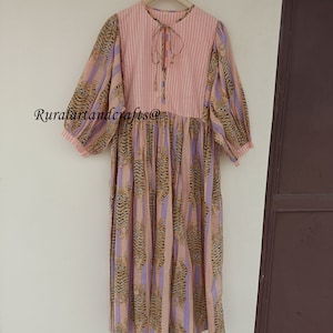 Langes Block-Print-Kleid, tiefer Hals mit Stringschließer Streifen Tiger Midikleid, Minikleid,