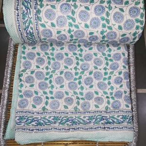 Omkeerbare katoenen quilt: handbedrukte bloemenprint, lichtgewicht deken
