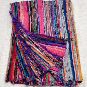 Vintage Sari Chindi Rug: Bohemian Reversible Rag Rug