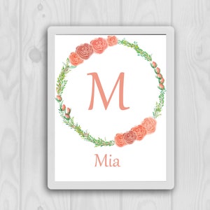 Arte de parede de berçário para impressão, decoração de parede com monograma, monograma de guirlanda de flores, nome de berçário para download digital, pôster com nome de bebê, berçário em aquarela