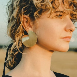 Extra large earrings women, Round statement earrings large, Circle disc earrings large, Big disc earrings, Brass circle earrings for women