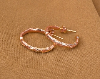 Piccoli orecchini a cerchio in oro rosa Cerchi medi martellati, orecchini a cerchio sottili in oro rosa regalo di gioielli in oro rosa per le donne, regalo di anniversario in rame