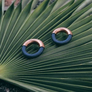 Copper and blue earrings, Large stud earrings blue gray earrings, Open circle earrings, Blue stud earrings rose gold, Big round earrings