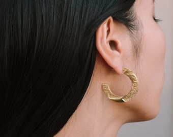 Thick gold hoops Gold creole earrings Textured hoop earrings Gold hammered earrings Thick hoop earrings big Gipsy hoops Large hoop earrings