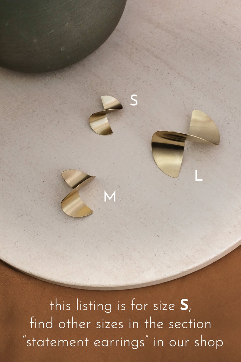 May include: Three gold-toned statement earrings in different sizes, labelled S, M, and L. This listing is for size S, find other sizes in the section "statement earrings" in our shop.
