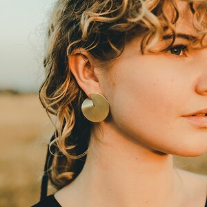 Circle disc earrings large gold studs, Brass disc earrings for women, Big round stud earrings, Round statement earrings geometric earrings image 2