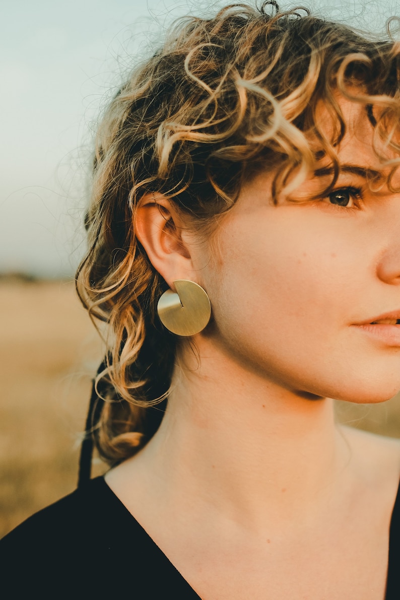 Circle disc earrings large gold studs, Brass disc earrings for women, Big round stud earrings, Round statement earrings geometric earrings image 2