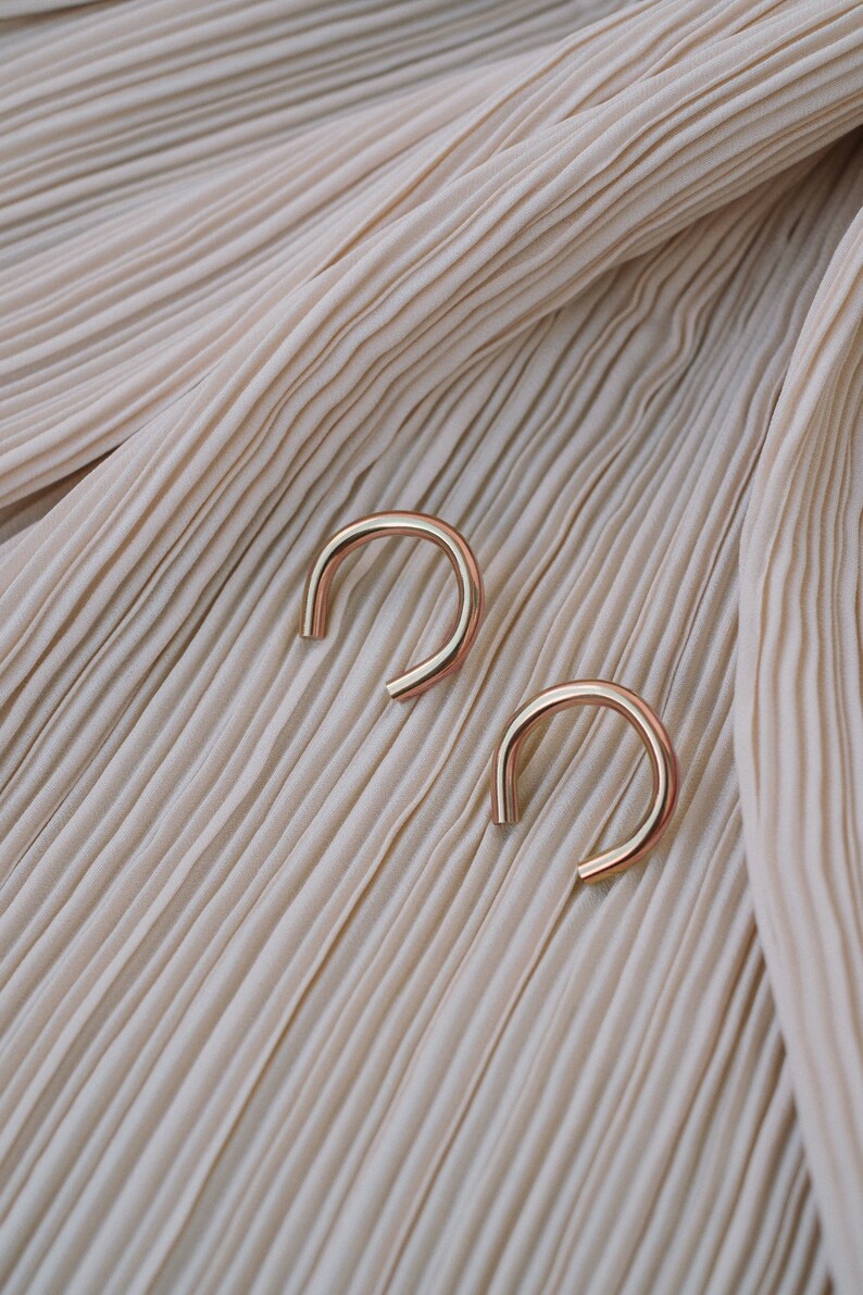 Open circle stud earrings Open hoop stud earrings U shaped studs Edgy modern earrings Hipster earrings Large stud earrings Arc earrings 18k rose gold plated