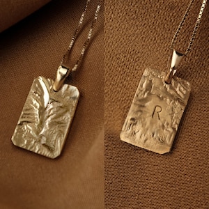 Personalisierte Goldkette für Frauen, quadratischer Anfangsanhänger Gold Rechteckanhänger, Individuell gravierte Anhängerhalskette, handgestempelter Schmuck