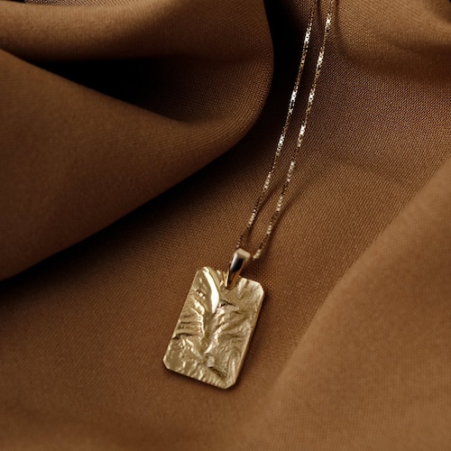 Minimalistiskt guldhalsband OOAK Layered fine halsband Fyrkantigt hänge Fyrkantigt medaljonghalsband Rektangulärt hänge Halsband för vardagsbruk