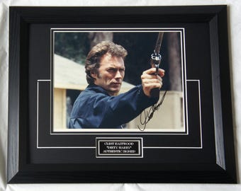 クリント・イーストウッド直筆サイン入り写真 - ダーティハリー（COA