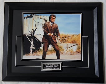 クリント イーストウッド - 本物の直筆サイン入り 8x10 本物のサイン