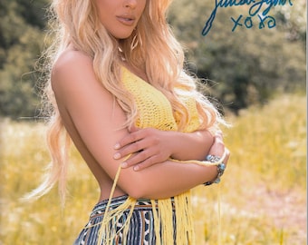 JILLISA LYNN Signed Glamour Model authentic guaranteed hand Signed   Registered Dealer  Not Copy Or Printed Signature