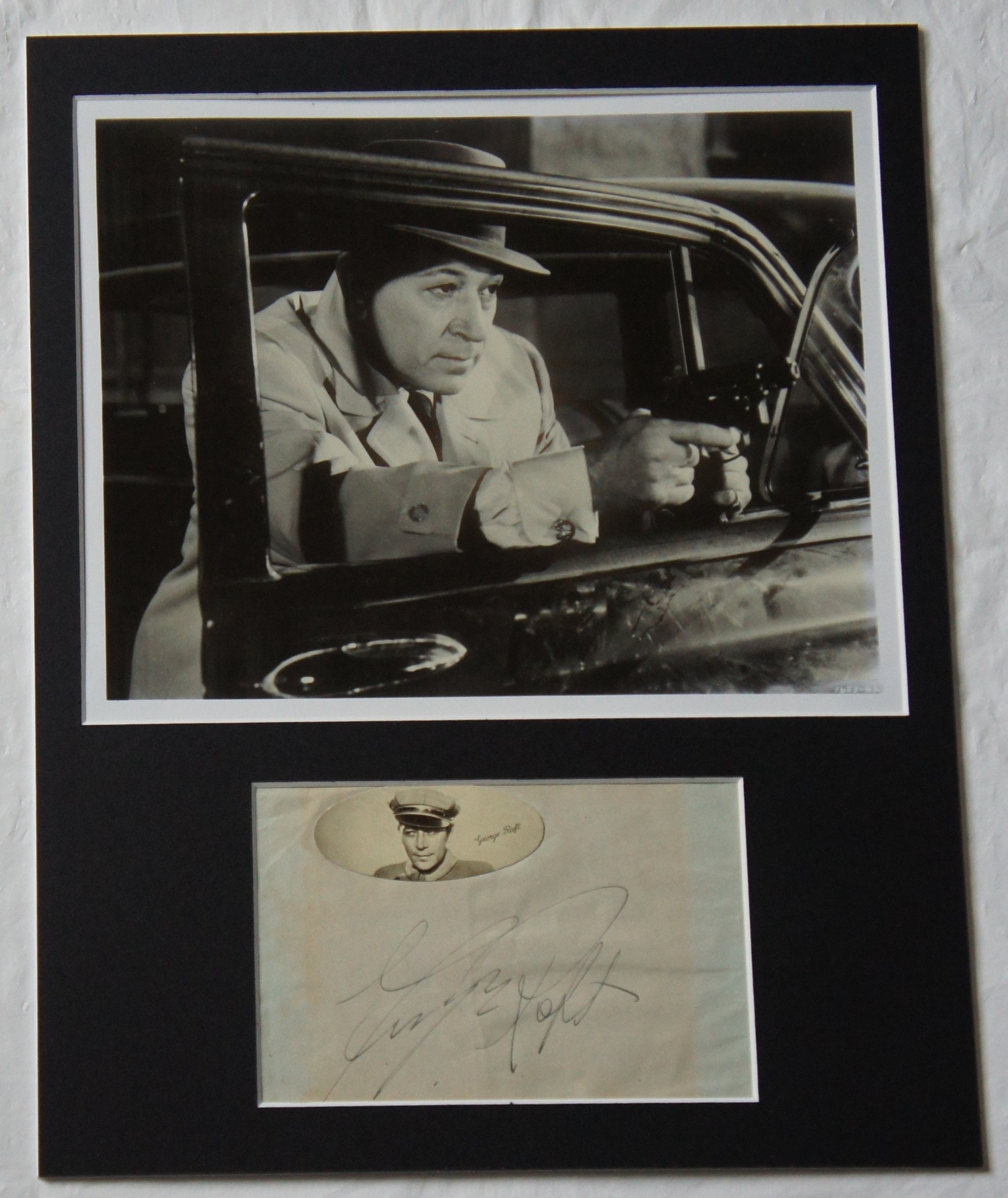 GEORGE RAFT firmado con paspartú auténtico Sin marco Distribuidor registrado Paspartú Hoja firmada con foto Auténtico, no copia ni impresión