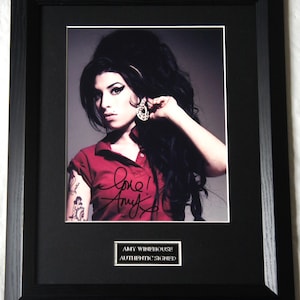 AMY WINEHOUSE signed Signed Framed authentic 10 x 8  Photo Framed  Registered  Dealer
