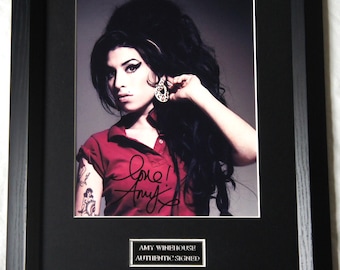 AMY WINEHOUSE signierte signierte gerahmte authentische 10 x 8-Foto gerahmte registrierte Händler