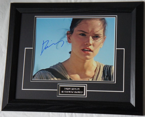 DAISY RIDLEY Signed Actress Star Wars 100 % Authentic. Framed