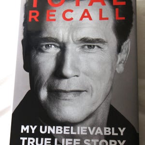 Arnold Schwarzenegger signiertes Buch TOTAL RECALL 1st Edition Hard Back authentisch garantiert registrierter Händler Coa + Psa / DNA zertifiziertes COA