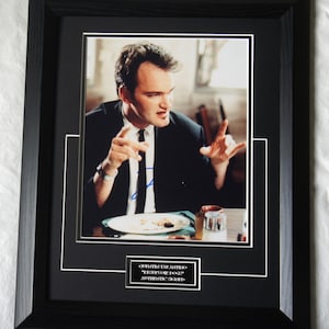 QUENTIN TARANTINO Signerad Reservoir Dogs Licensierad Fotoinramad Autentisk 10x8 Fotoinramad Registrerad Återförsäljare Unikt objekt