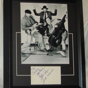 THE CRICKETS signierte Joe B Mauldin, Jerry Allison und Gorden Payne umrahmte mattierte signierte Karte mit Foto Nicht kopieren oder drucken RegisteredDealer