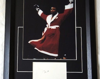 MUHAMMAD ALI Signed  Framed Matted signed card with  LICENSED Photo  Authentic not copy or print Registered  Dealer