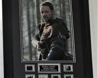 RUSSELL CROWE signed &quot;Robin Hood&quot; Framed authentic 10 x 8  Photo Framed Registered Dealer   Not a copy / print. Sign details