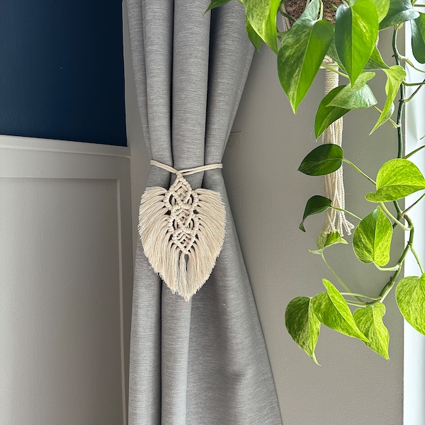 Macrame Curtain Holder Leaf, Handmade Curtain Tieback, Pull Through, Modern Window Treatment, Wrap Around, Cotton Curtain Decor