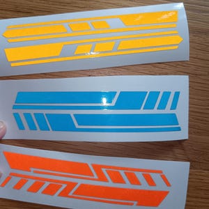 set of 2 Reflective Lines and Arrows Decals, Glow in the Dark Stripes Stickers 0,5 x 5 inches