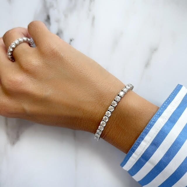 Tennis bracelet clearance on wrist