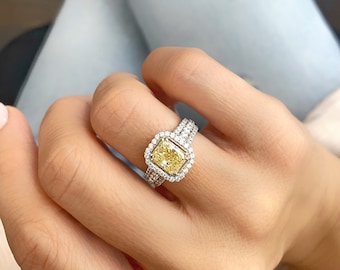 OOAK! 2.00 Elegant gul radiantslipad centerdiamant, infattad med 0.83ct vit diamanthalo och 3 rader skaft! Hisnande ring för OOAK-kvinna!
