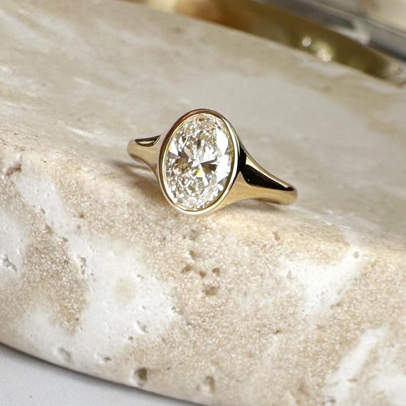 1 Carat Oval Signet Lab Grown Diamond Ring, 1 Carat EVS1 Oval