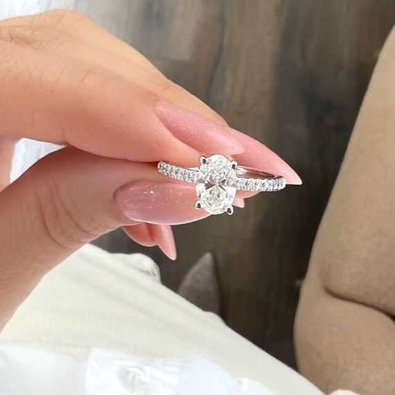 Shiny 1 Carat Oval Cut Lab Grown Diamond Engagement Ring, IGI Certified, 14k  White Gold With 0.30 Carat Side Diamonds -  Sweden