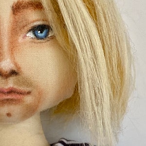 Artistic doll inspired by Kurt Cobain, the perfect gift to all fan’s Kurt and Nirvana