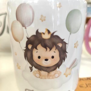 Salvadanaio Personalizzato per Bambini – Nome Personalizzato – Regalo Nascita o Battesimo – Leone con Palloncini – Decorazione Cameretta