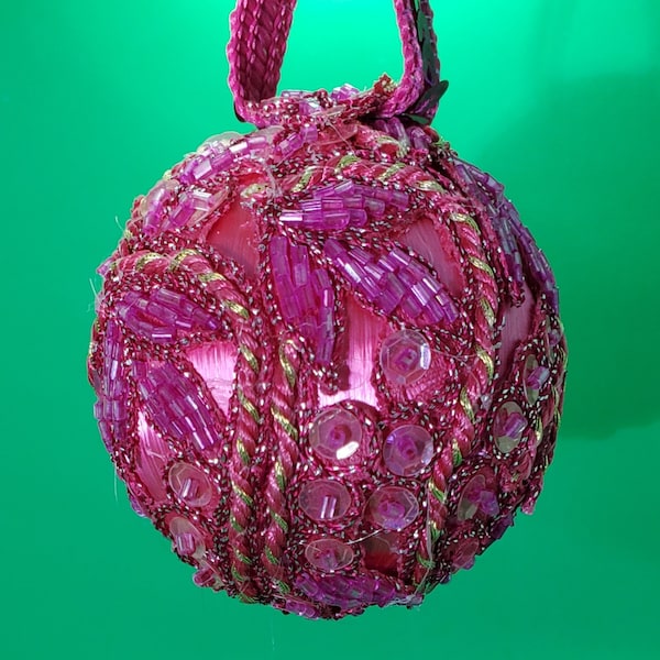 Fushia rosa perlen filigrane Spitzen borte OOAK handgemacht Weihnachtsschmuck (2,5" Kugel)